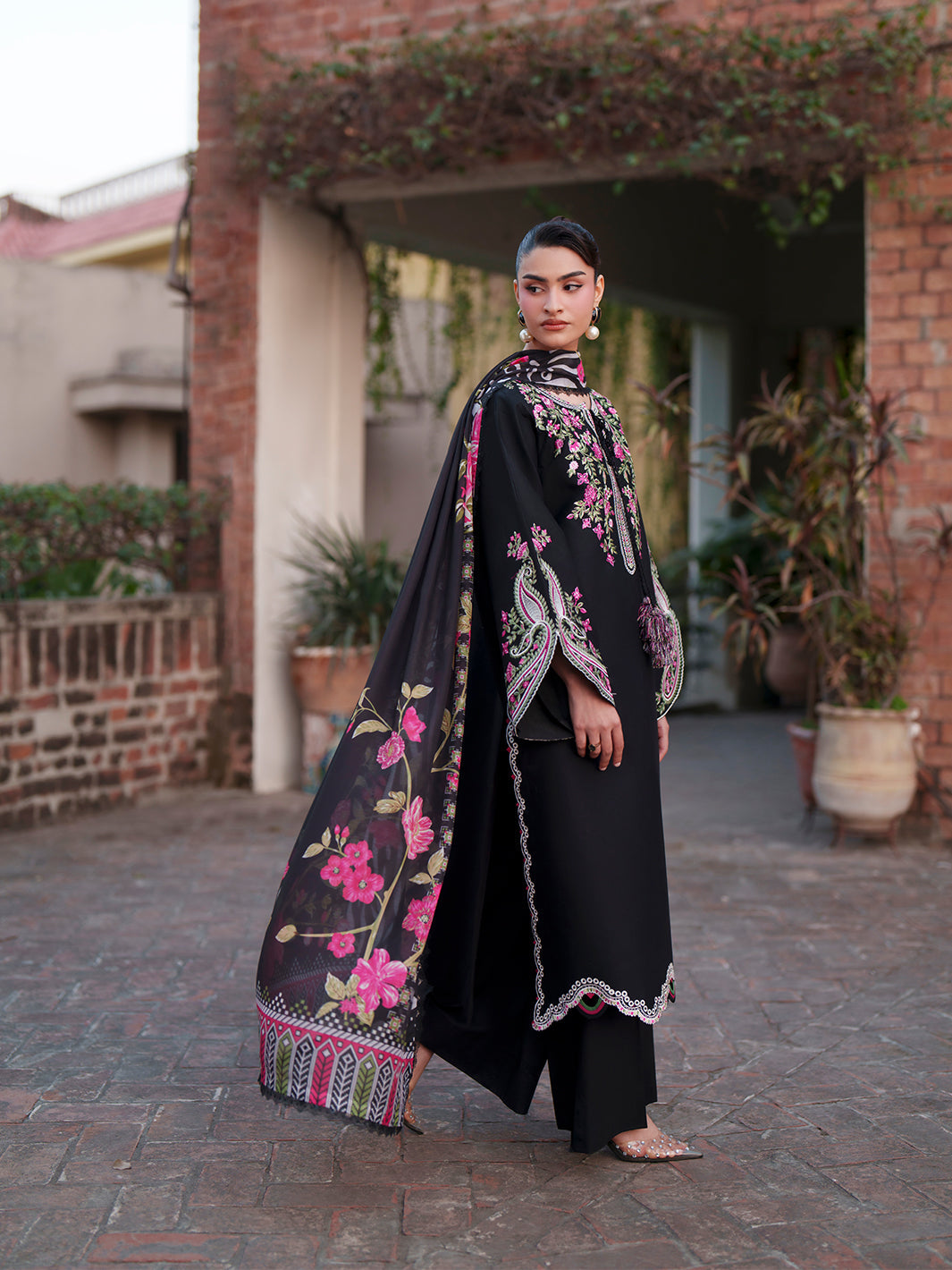 Mahnur | Fiona Lawn 26 | F-09
