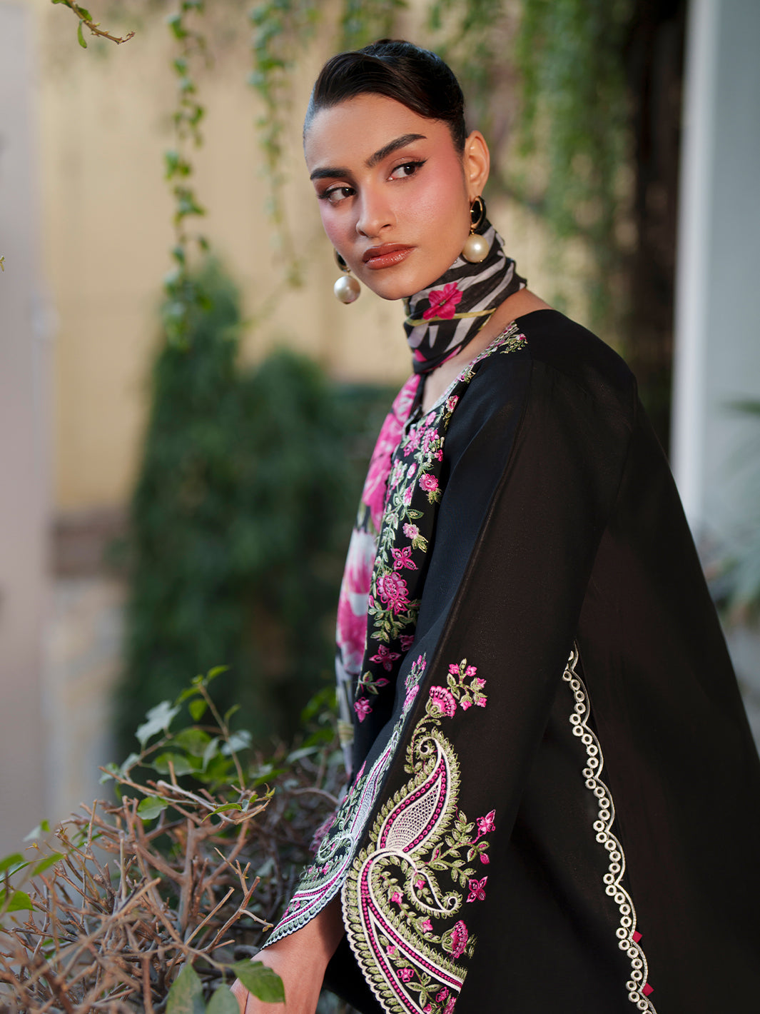 Mahnur | Fiona Lawn 26 | F-09