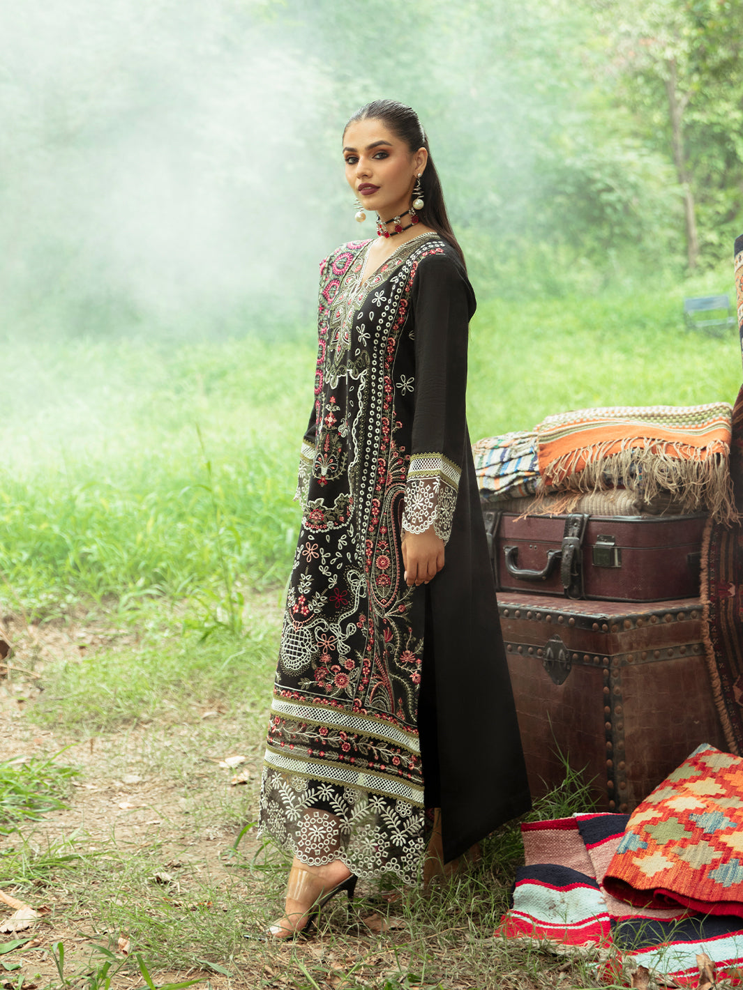 Mahnur | Hazel Winter 24 | FLORALIA