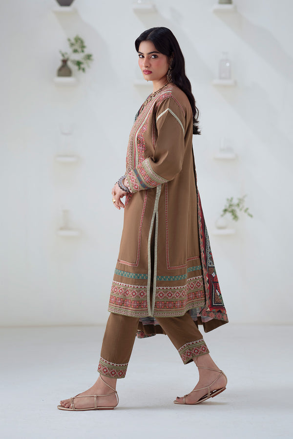 Maryum N Maria | Noore Winters 25 | 3 Piece Embroidered Khaddar GHUNCHA - FSU5674