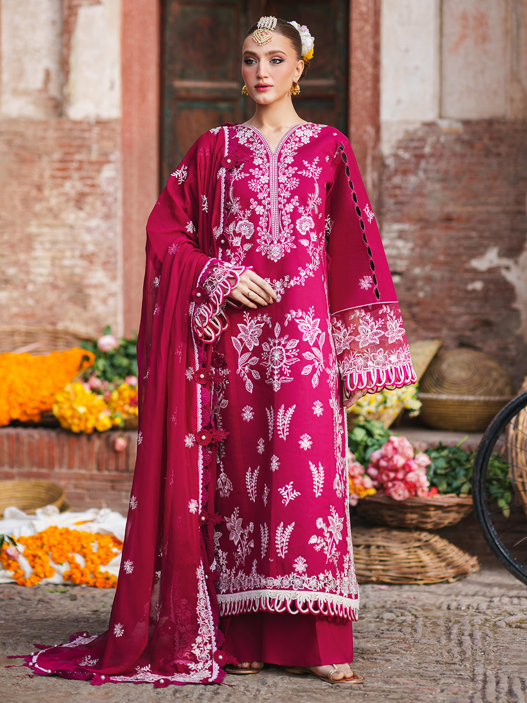 Mahnur | Gul Luxury Lawn 26 |G-001