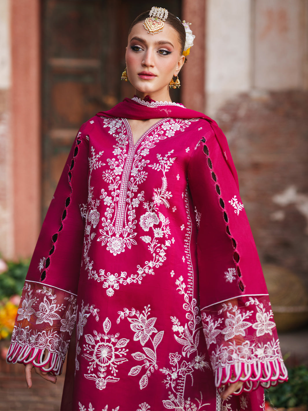 Mahnur | Gul Luxury Lawn 26 |G-001