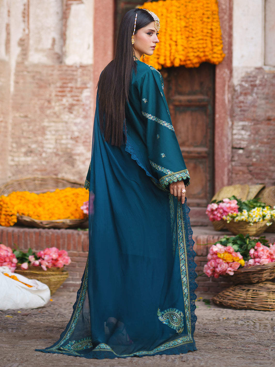 Mahnur | Gul Luxury Lawn 26 | G-002