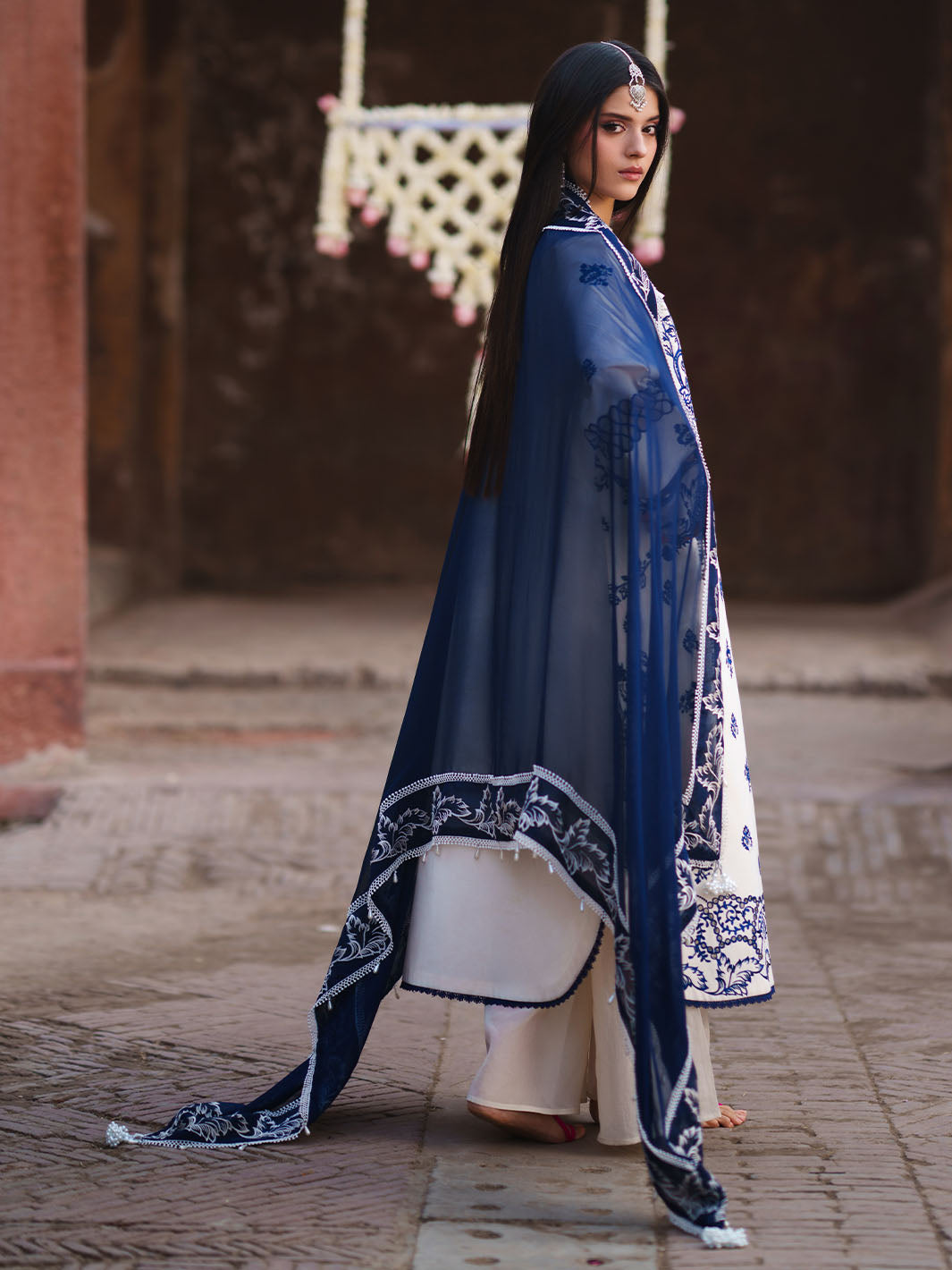 Mahnur | Gul Luxury Lawn 26 | G-008