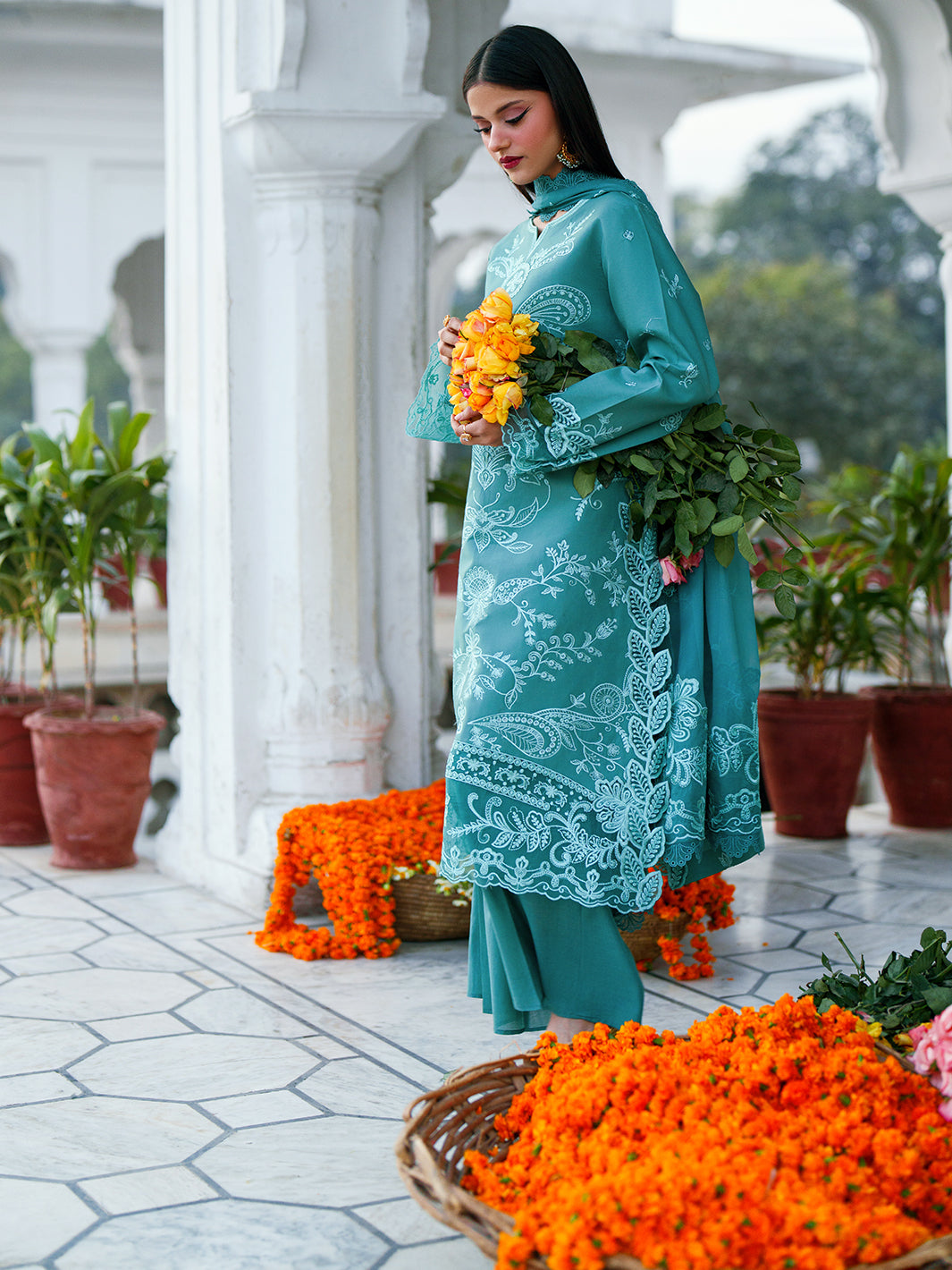 Mahnur | Gul Luxury Lawn 26 | G-009