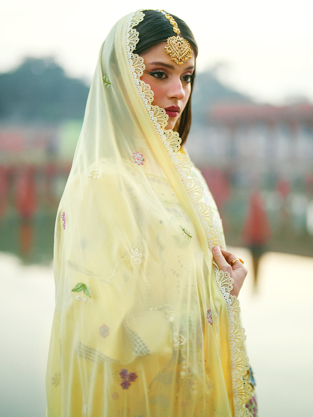 Mahnur | Gul Luxury Lawn 26 | G-014