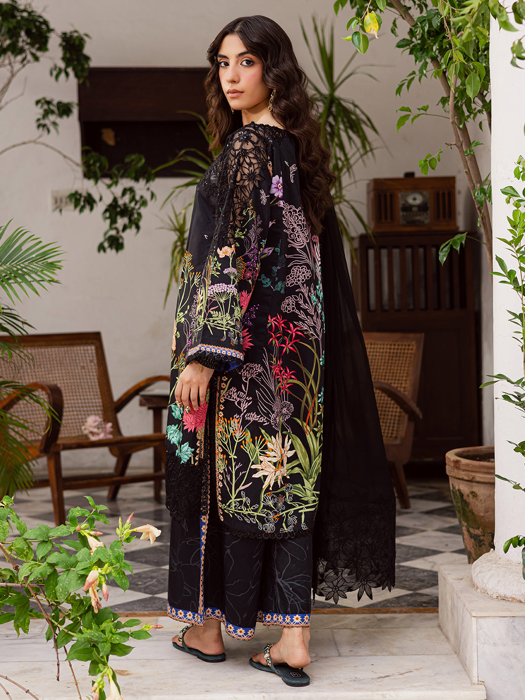 Mahnur | Gulzar Winter 25 | G - 01