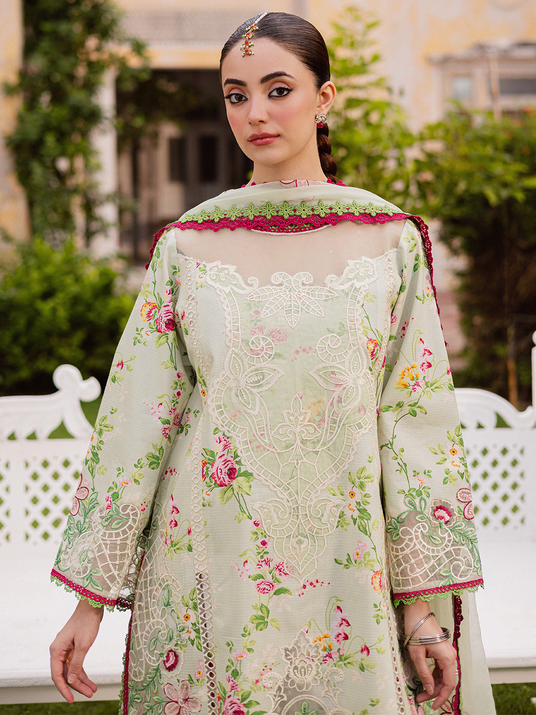Mahnur | Gulzar Winter 25 | G - 09