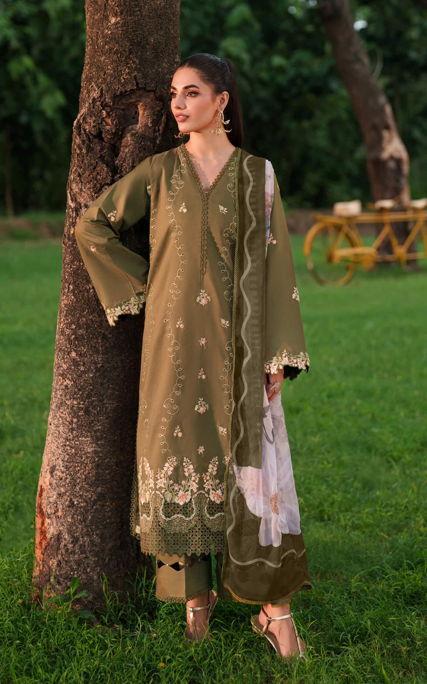 Asifa and Nabeel | Eden Cambric 25 | Gardenia Grace ECU25-09