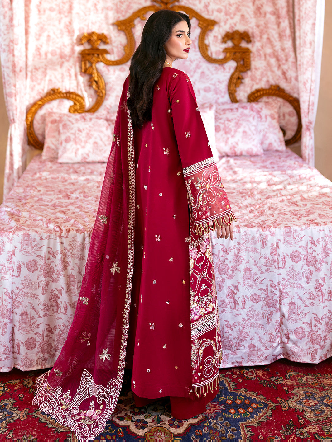 Mahnur | Sophie Luxury Lawn 25 | Ginny