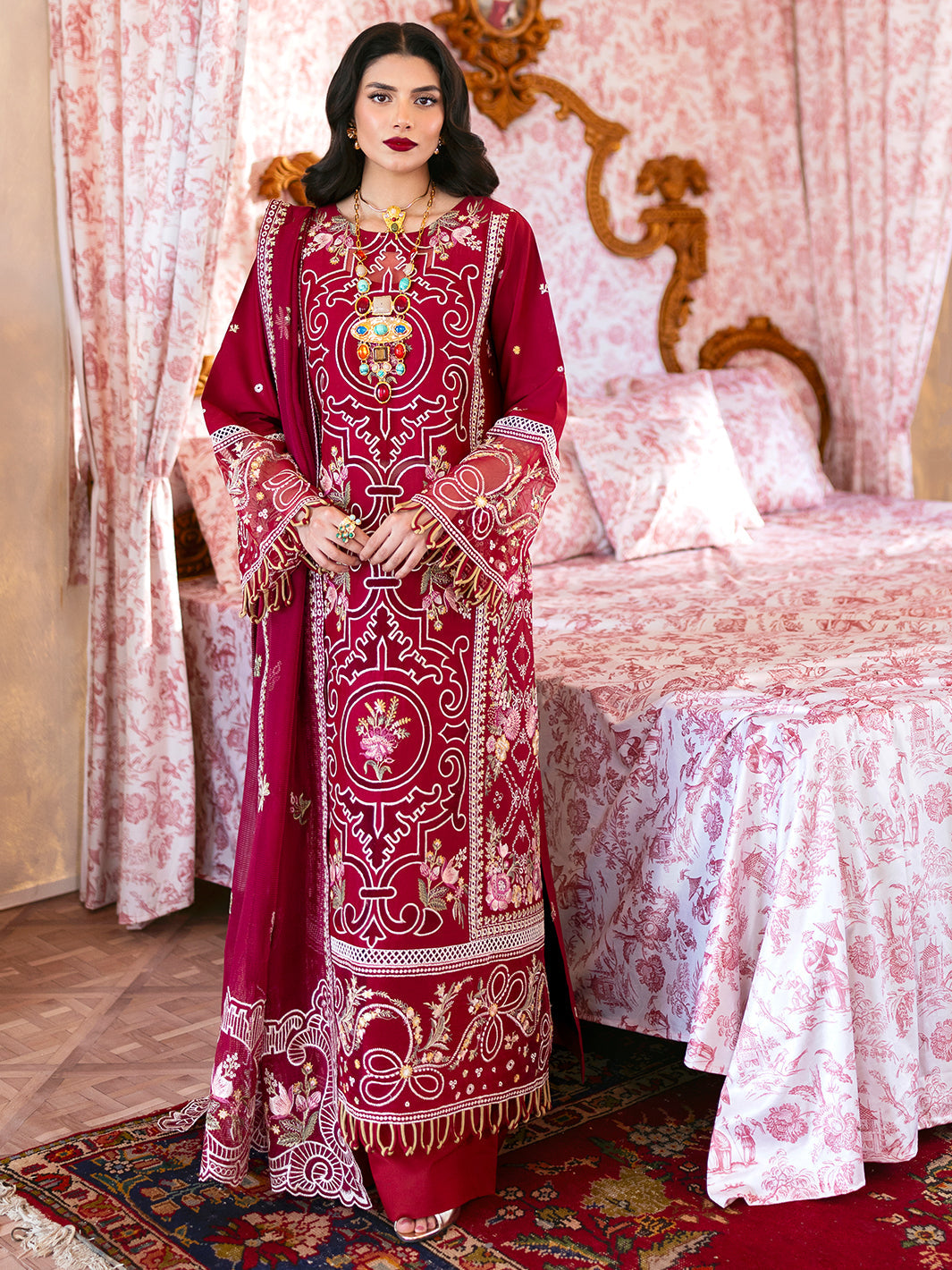 Mahnur | Sophie Luxury Lawn 25 | Ginny