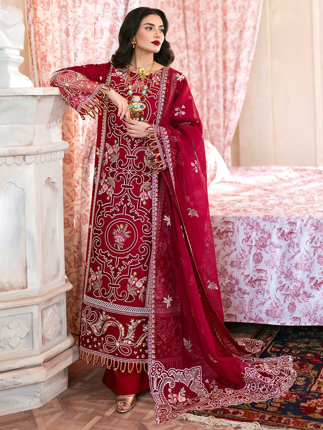 Mahnur | Sophie Luxury Lawn 25 | Ginny