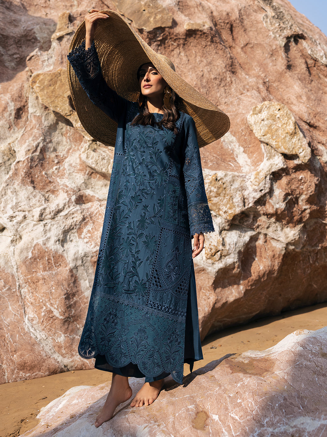 Mahnur | Sirena Luxury Lawn 25 | Iris