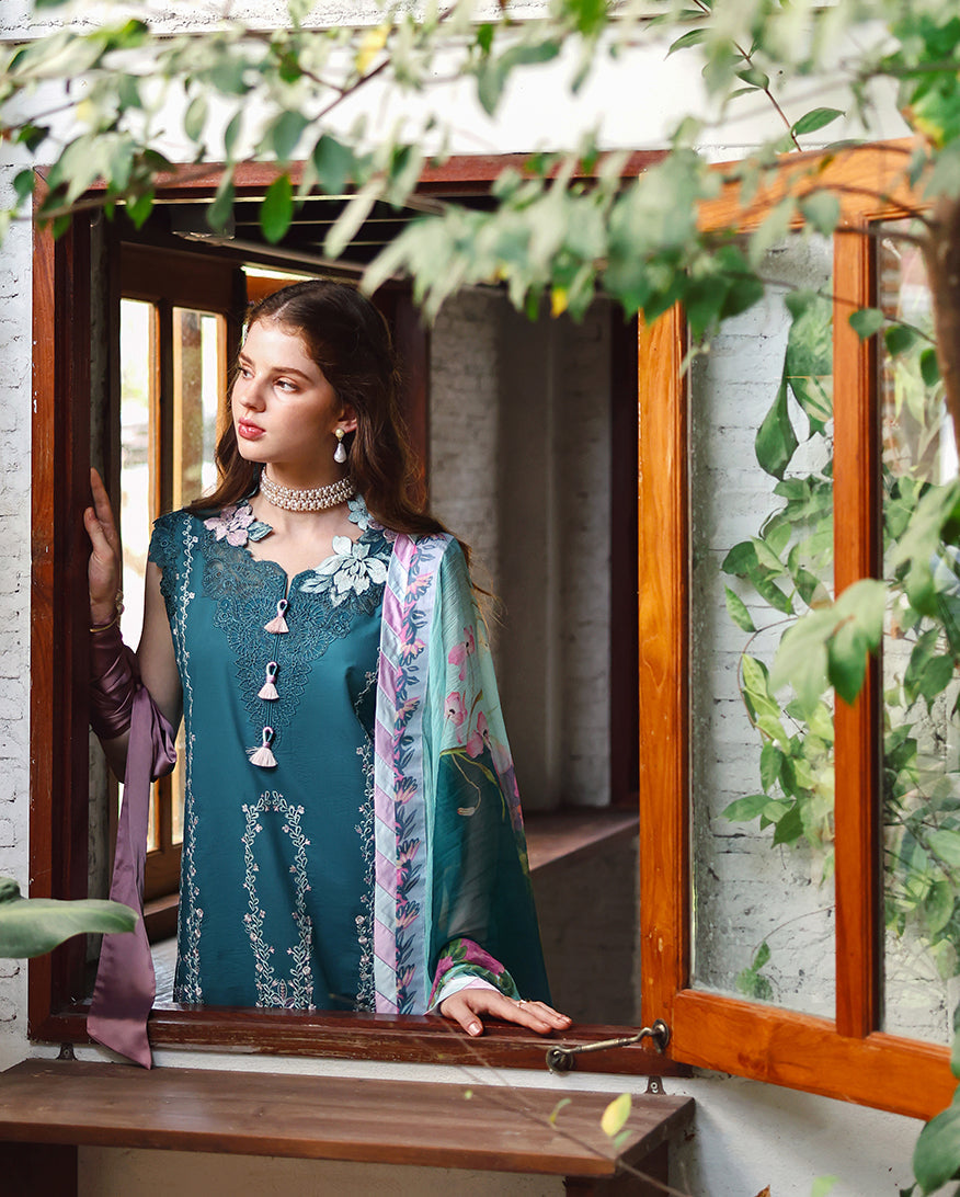 Mushq | The Secret Garden Lawn | Ivy Spell