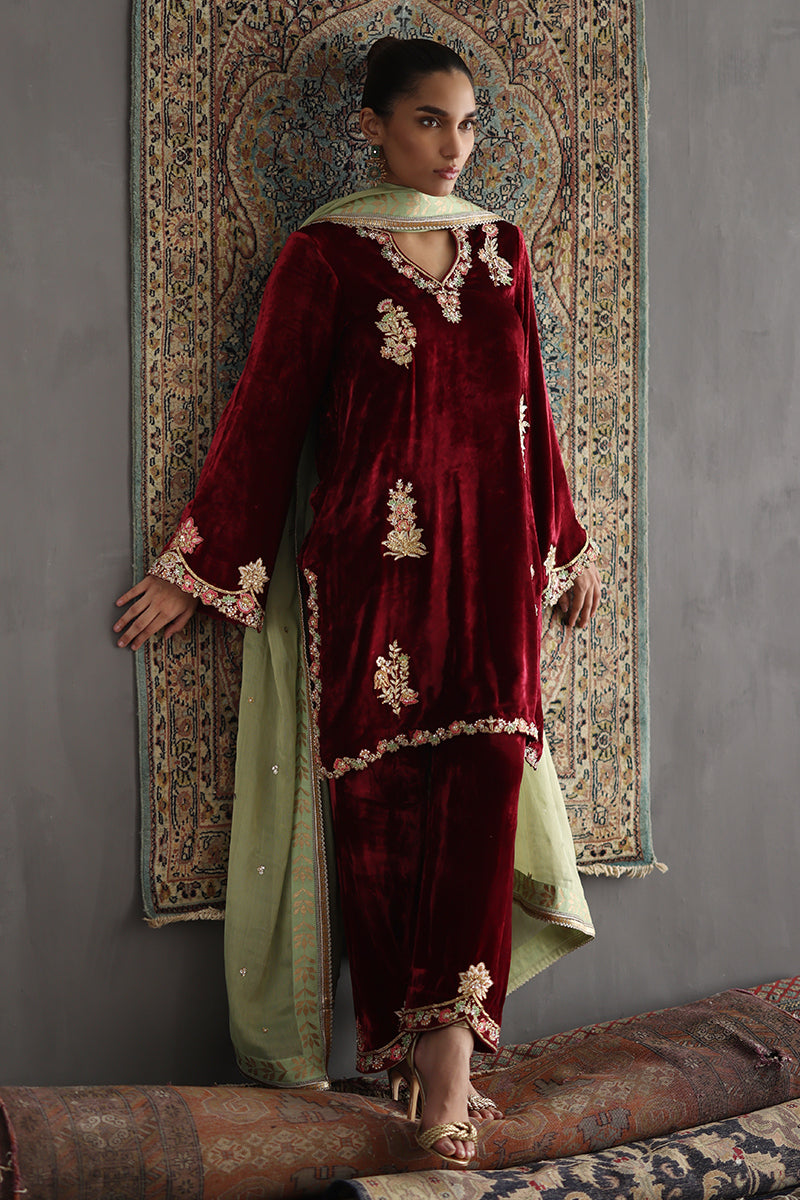 Sana Abbas | Velvet Formals | KARLA