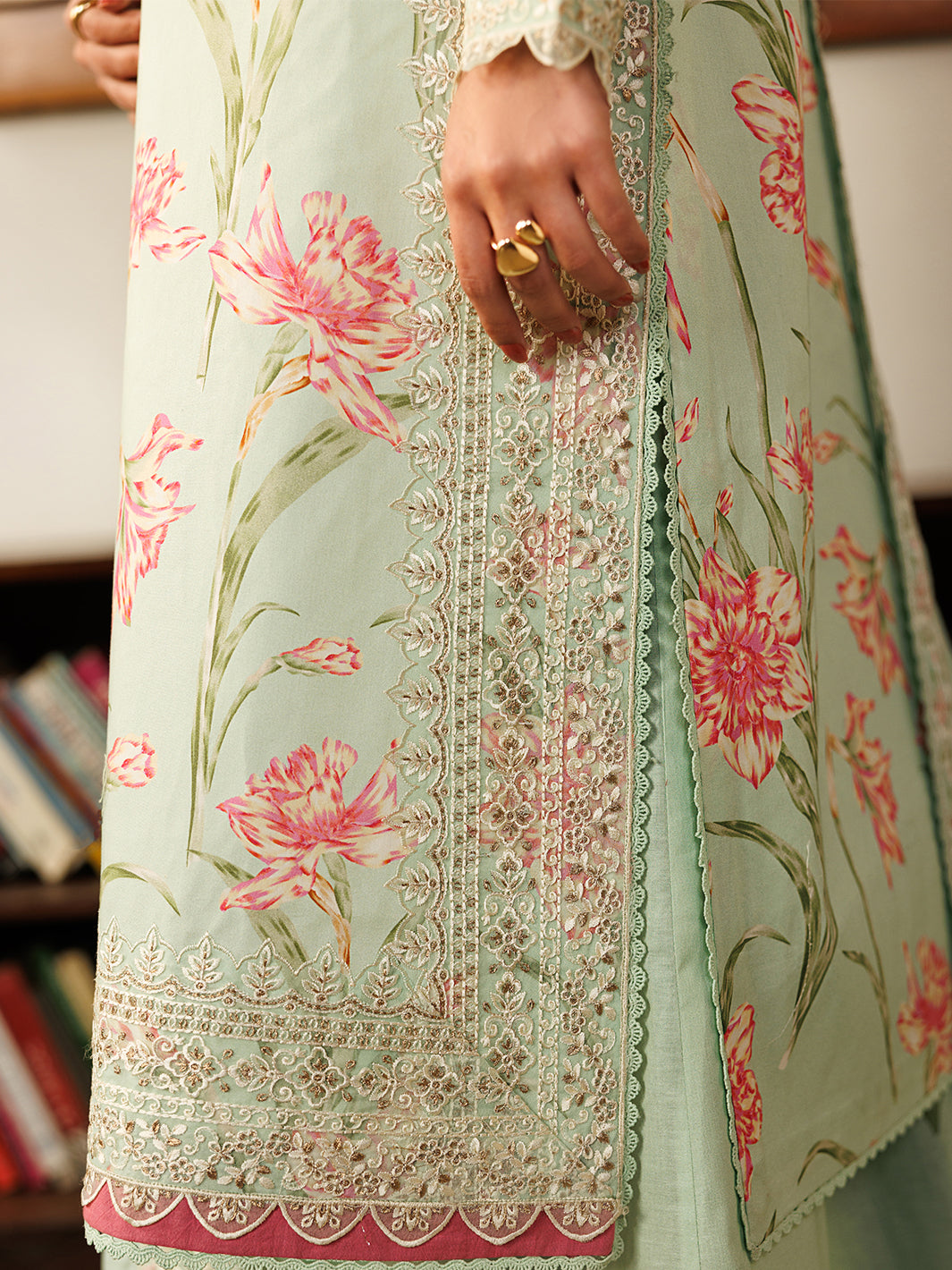 Mahnur | Leila Lawn 26 | L-01