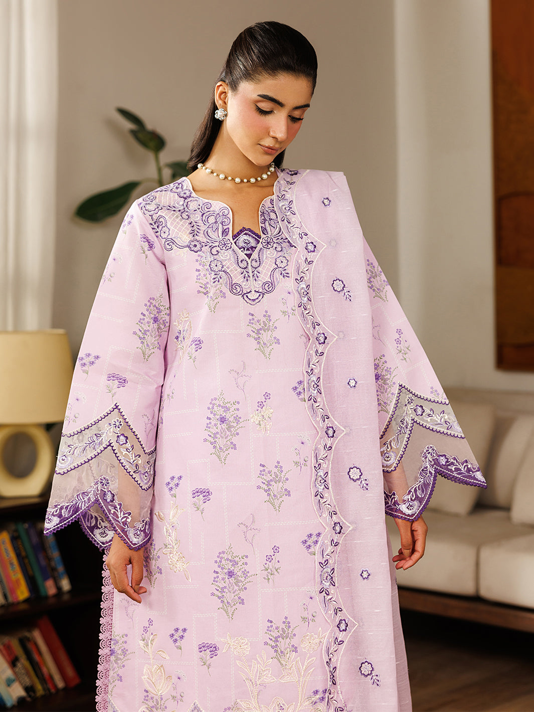 Mahnur | Leila Lawn 26 | L-04
