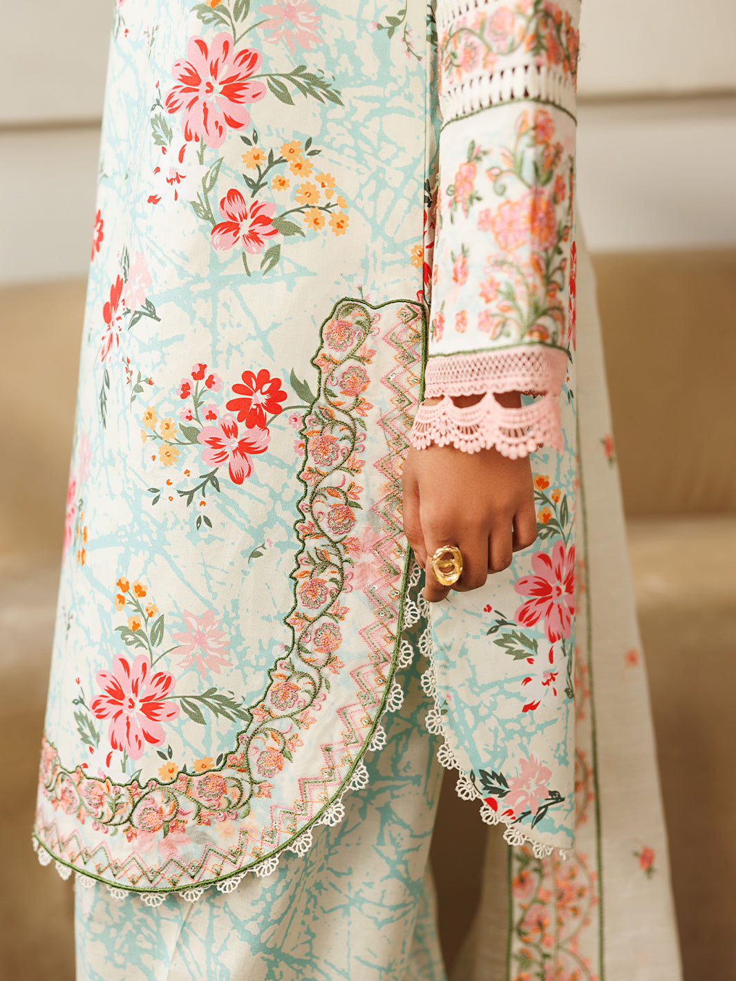 Mahnur | Leila Lawn 26 | L-05