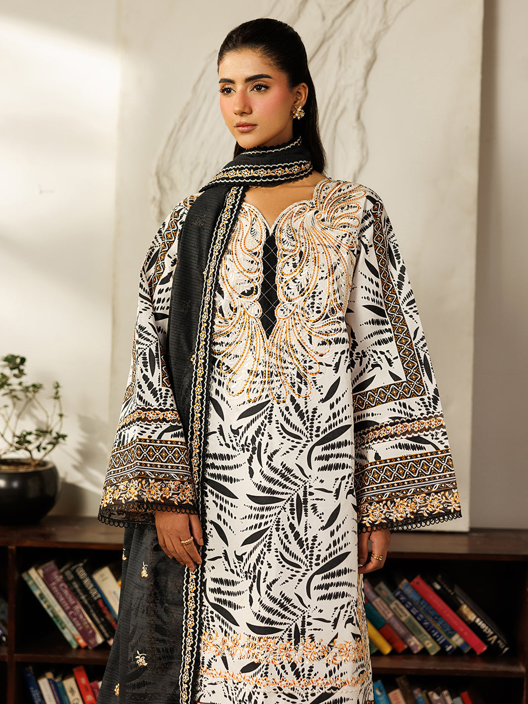 Mahnur | Leila Lawn 26 | L-08