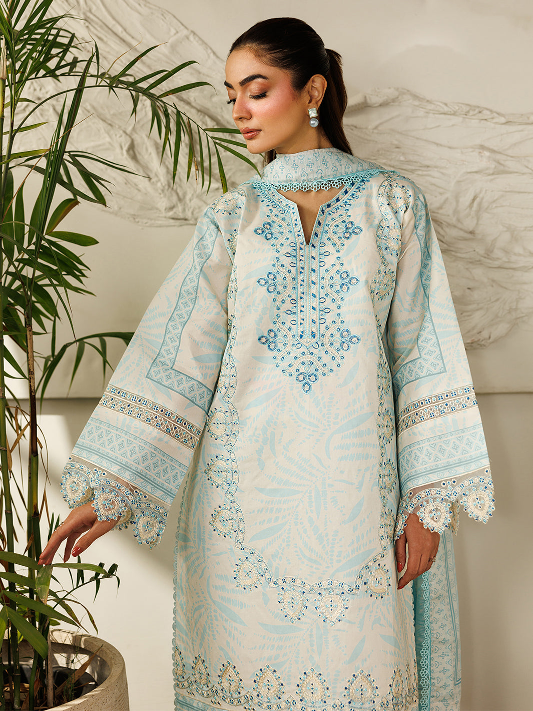 Mahnur | Leila Lawn 26 | L-10
