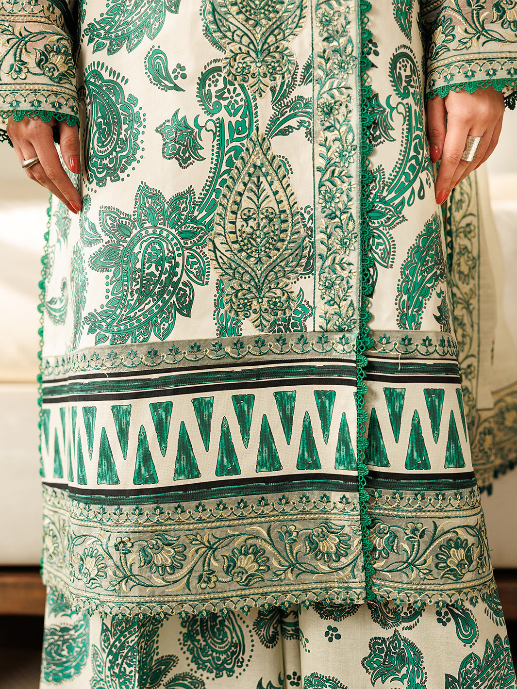 Mahnur | Leila Lawn 26 | L-14