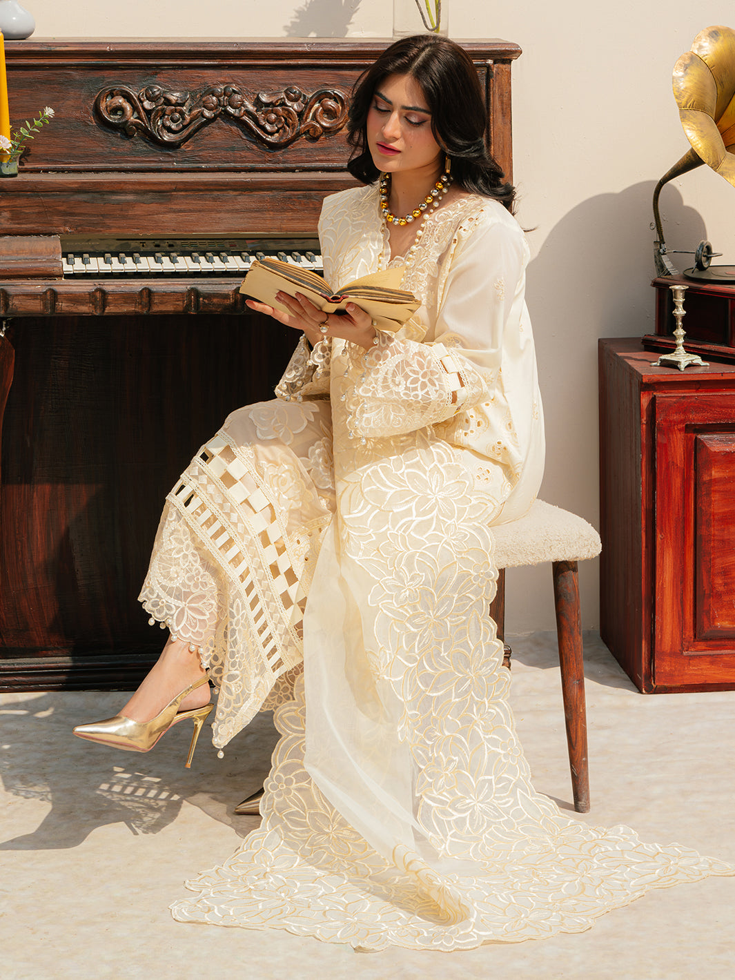 Mahnur | Allenura Luxury Lawn 24 | LUMINARY
