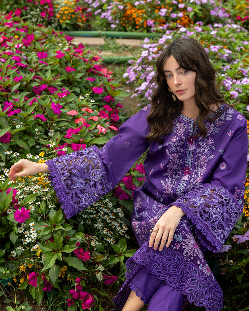 Mushq | The Secret Garden Lawn | Lily Veil