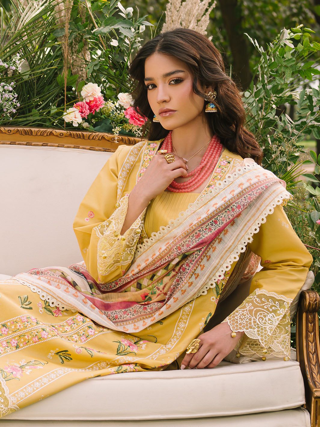 Mahnur | Dahlia Luxury Lawn 25 | Lya