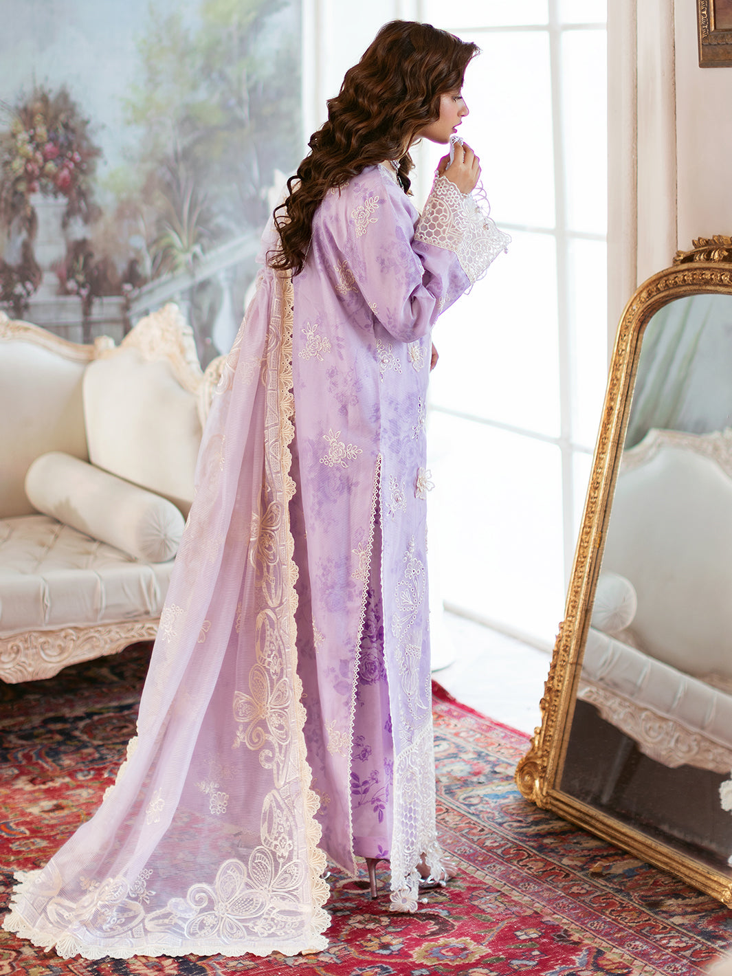 Mahnur | Sophie Luxury Lawn 25 | Lyrell