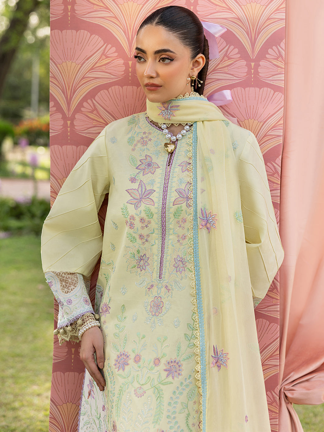 Mahnur | Morbagh Luxury Lawn 26 | M-12
