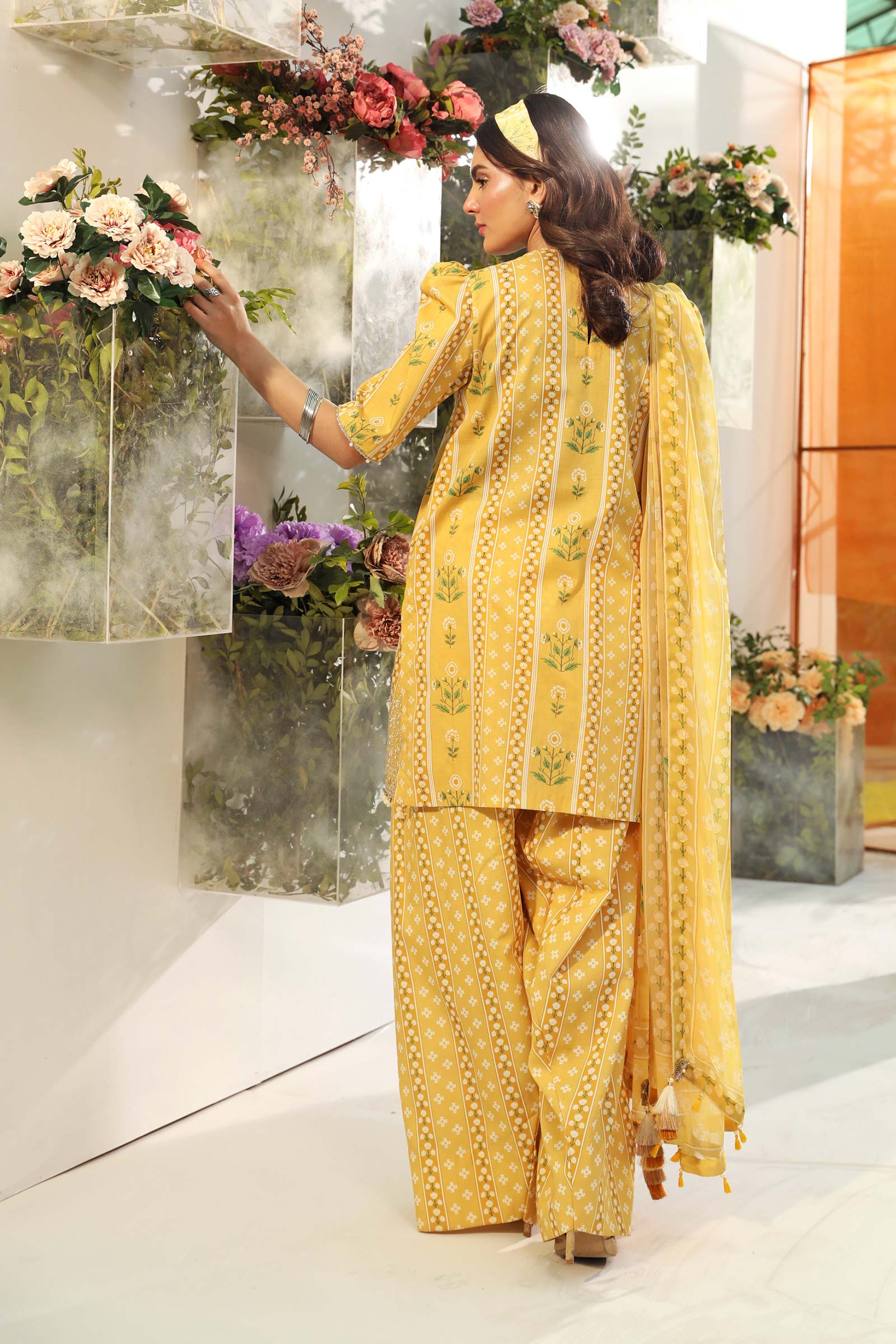 Maria B | M Basic Summer Lawn 25 | MB-CUS25-711A