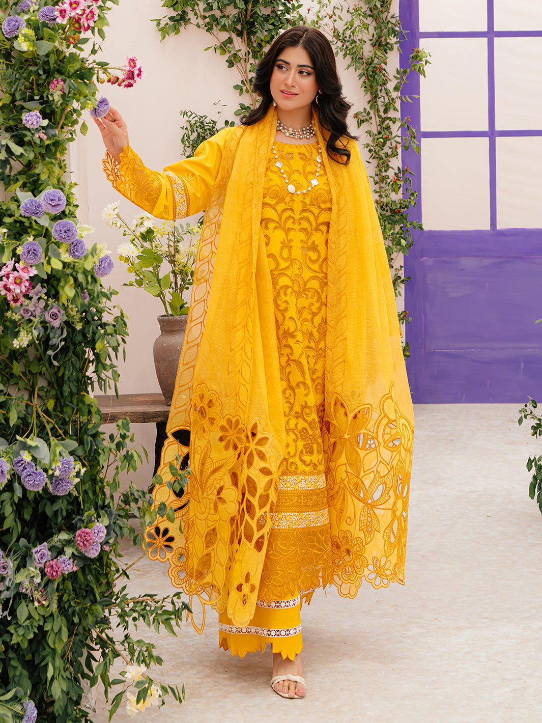Mahnur | Allenura Luxury Lawn 24 | MERIDIAN