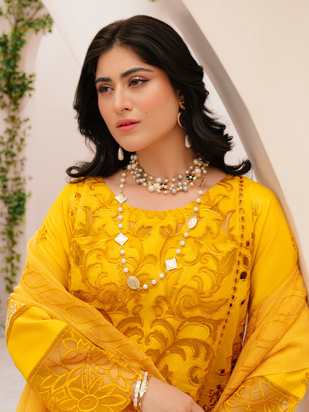 Mahnur | Allenura Luxury Lawn 24 | MERIDIAN