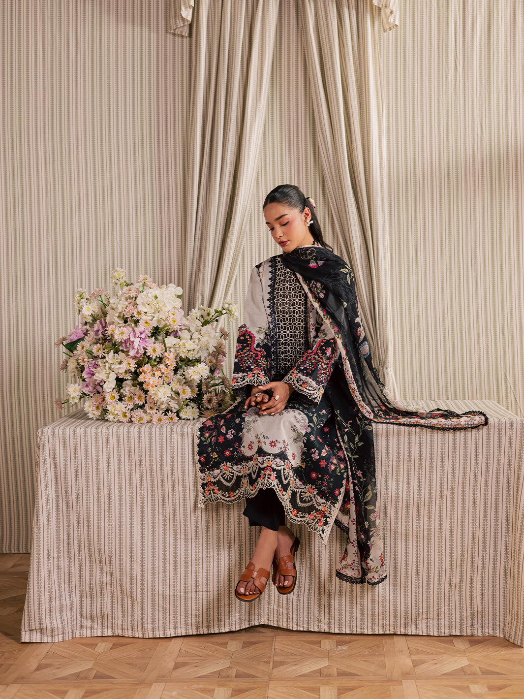 Mahnur | Jahaan Lawn 26 | MJ-01