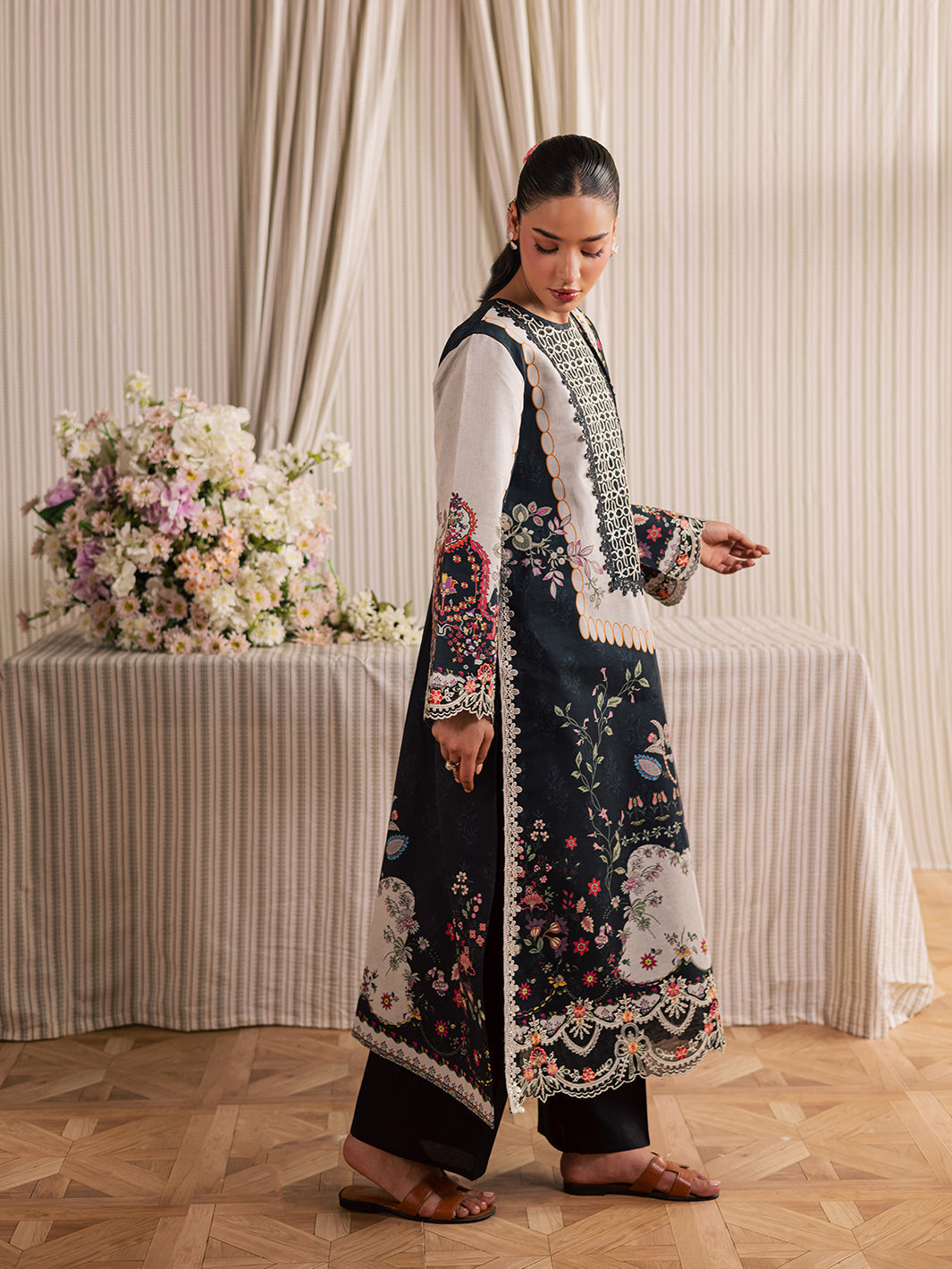 Mahnur | Jahaan Lawn 26 | MJ-01
