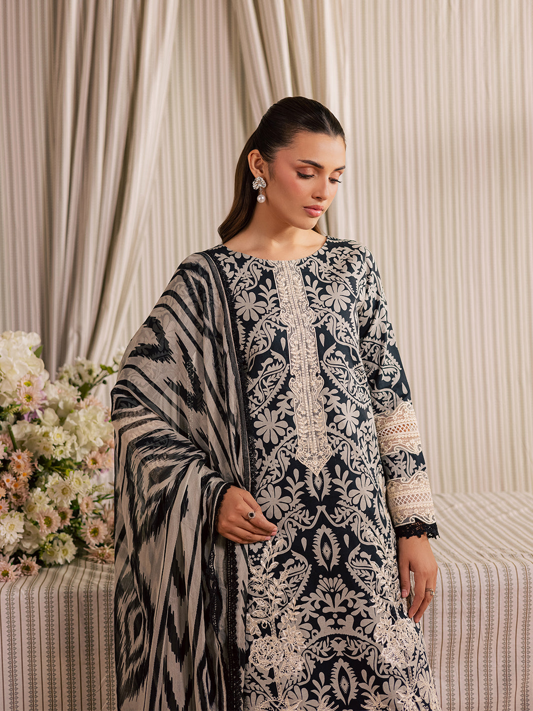 Mahnur | Jahaan Lawn 26 | MJ-09