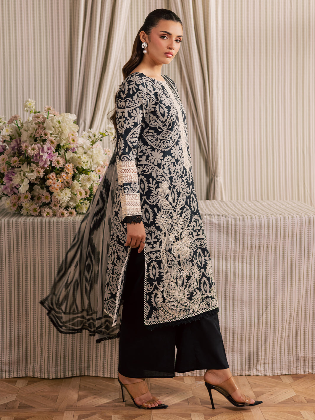 Mahnur | Jahaan Lawn 26 | MJ-09