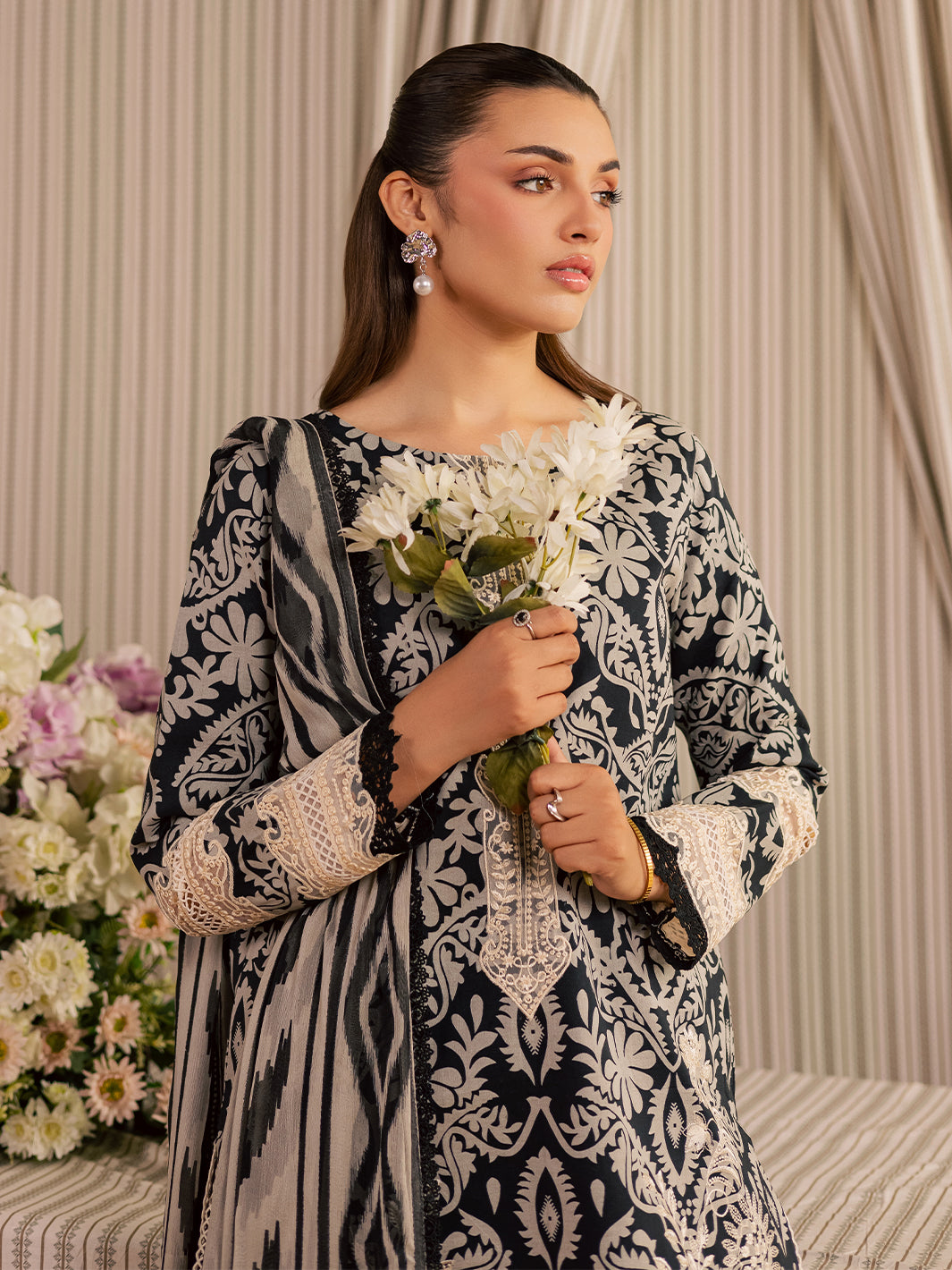Mahnur | Jahaan Lawn 26 | MJ-09