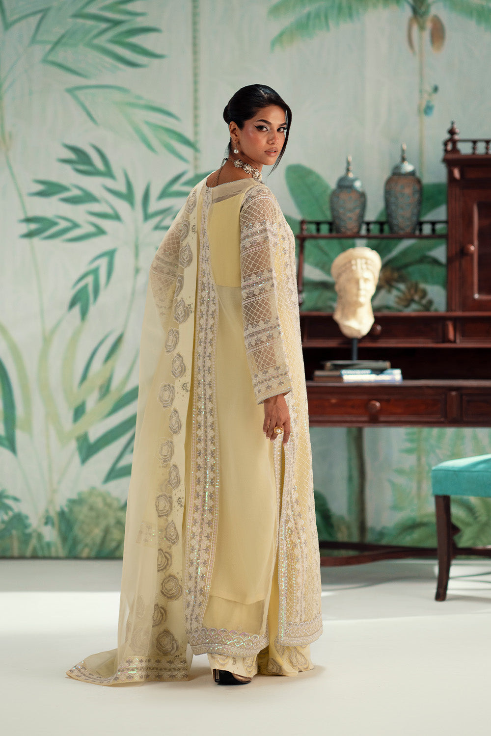 Maryum N Maria | Mushal Formals | YVONNE. - MSU5549