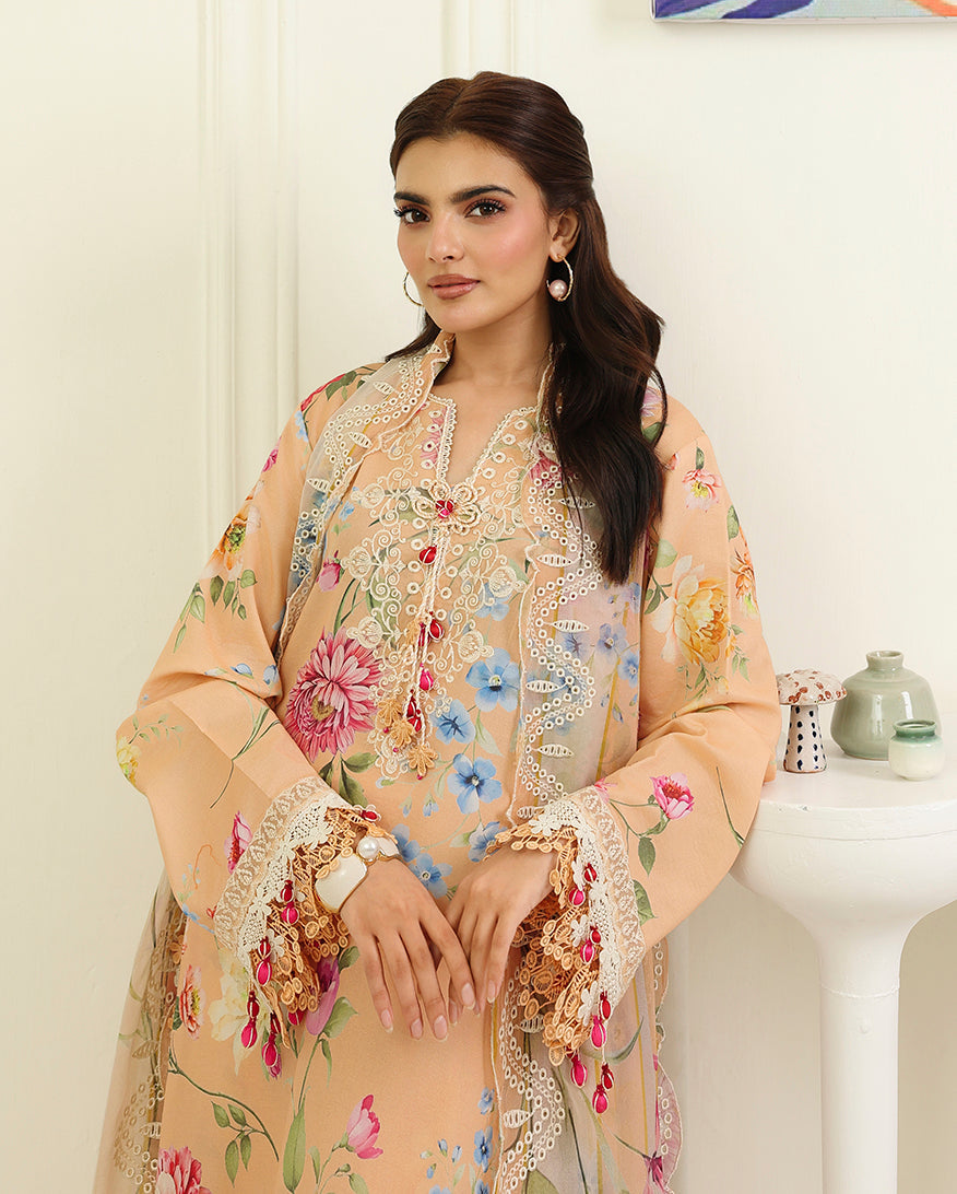 Roheenaz | Petals in Print | Magnolia Mist