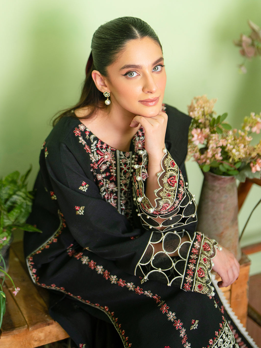 Mahnur | Leila Winter 24 | Bianca