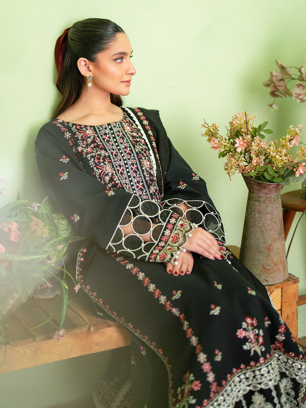 Mahnur | Leila Winter 24 | Bianca
