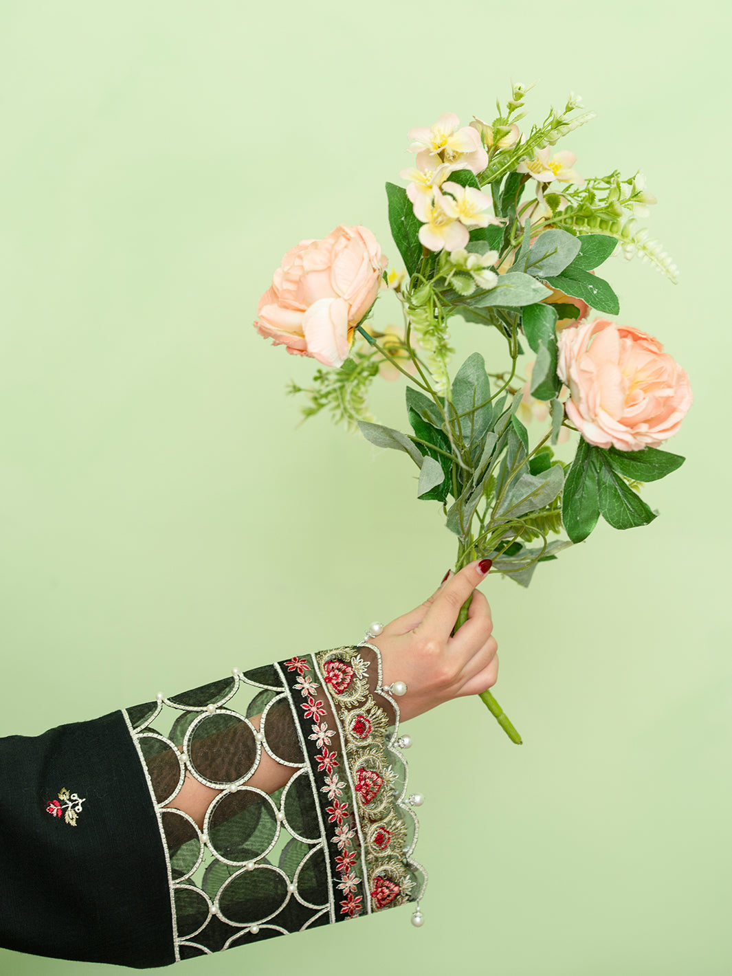 Mahnur | Leila Winter 24 | Bianca