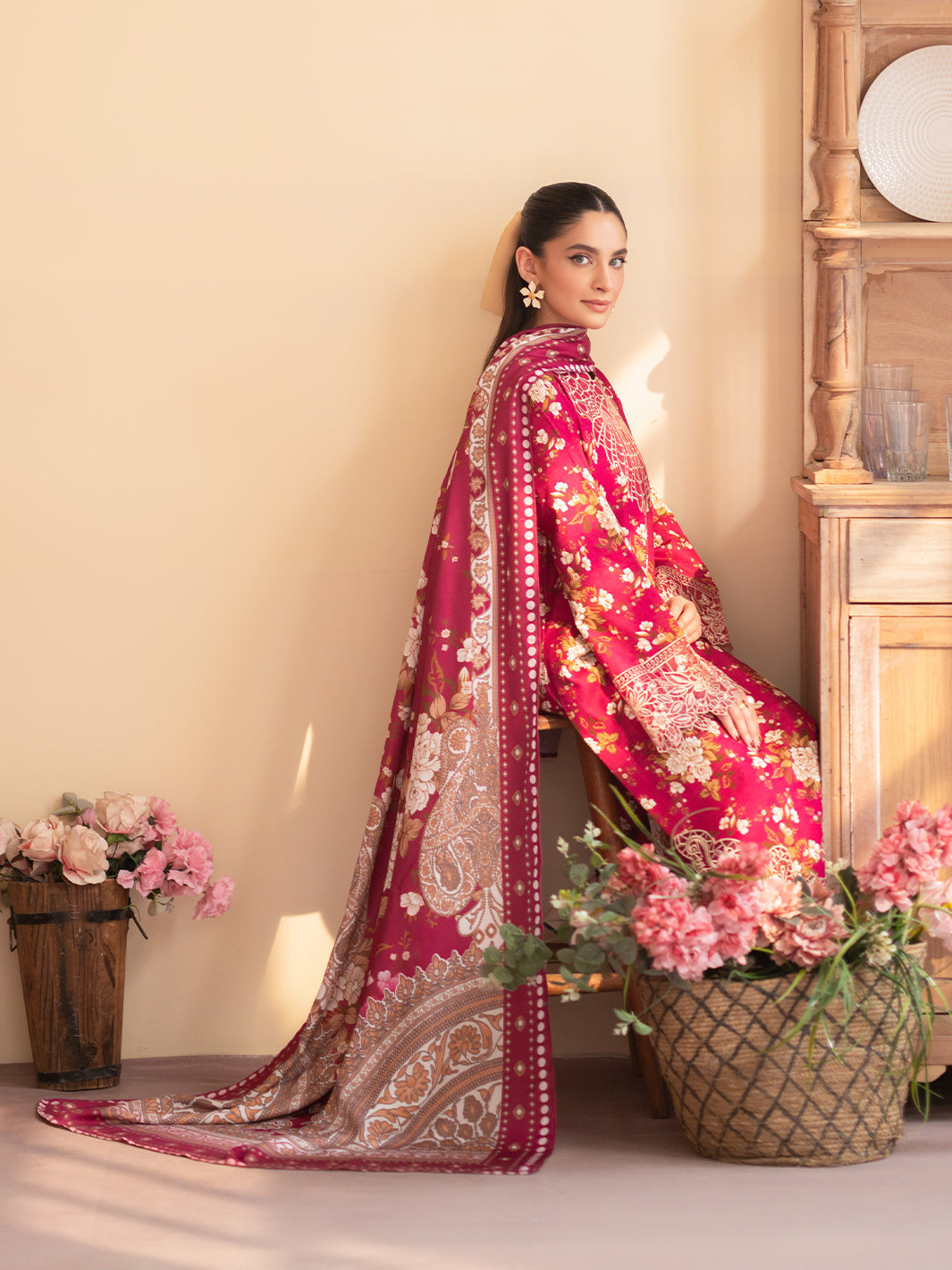 Mahnur | Leila Winter 24 | Camellia