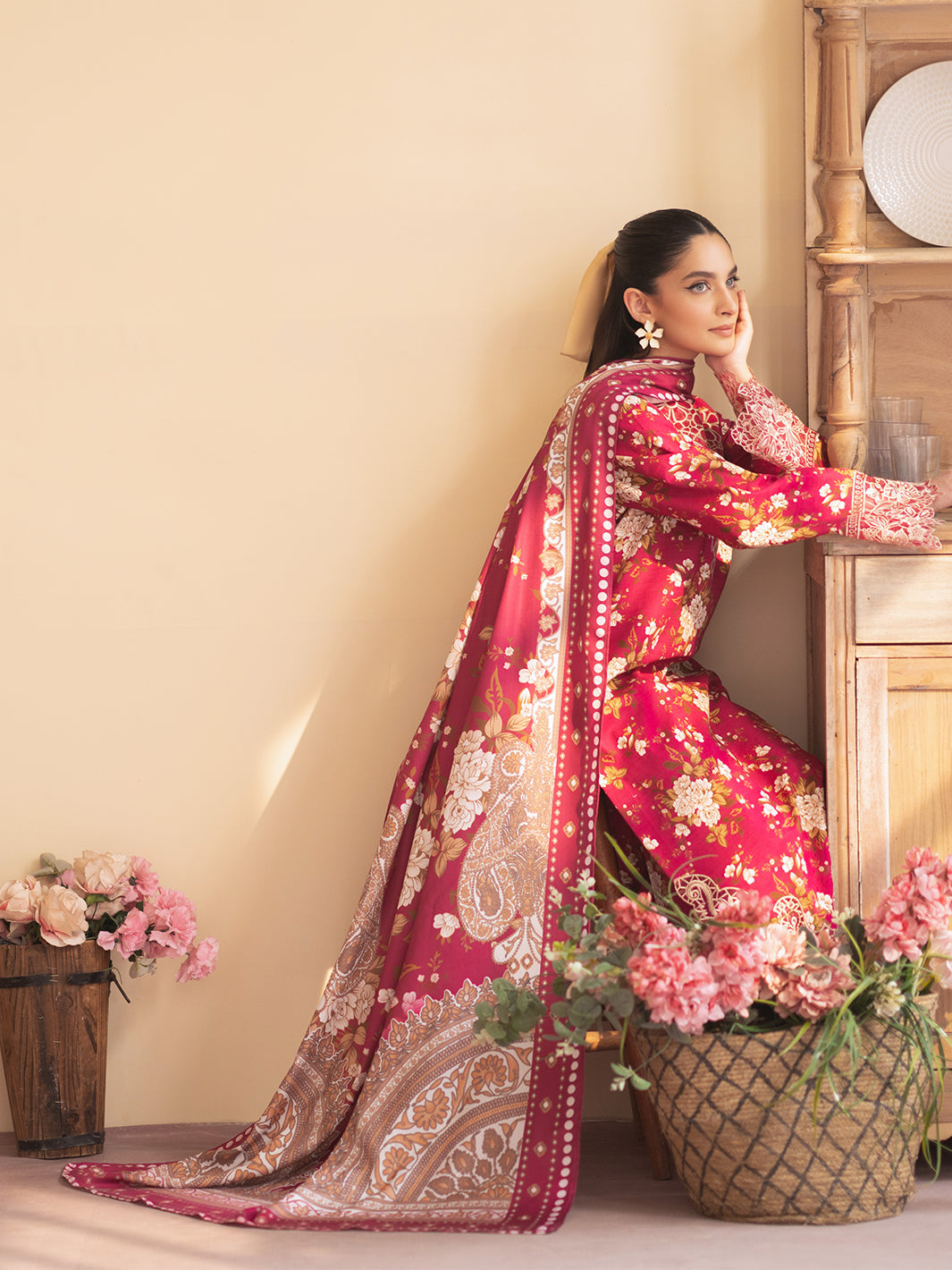 Mahnur | Leila Winter 24 | Camellia