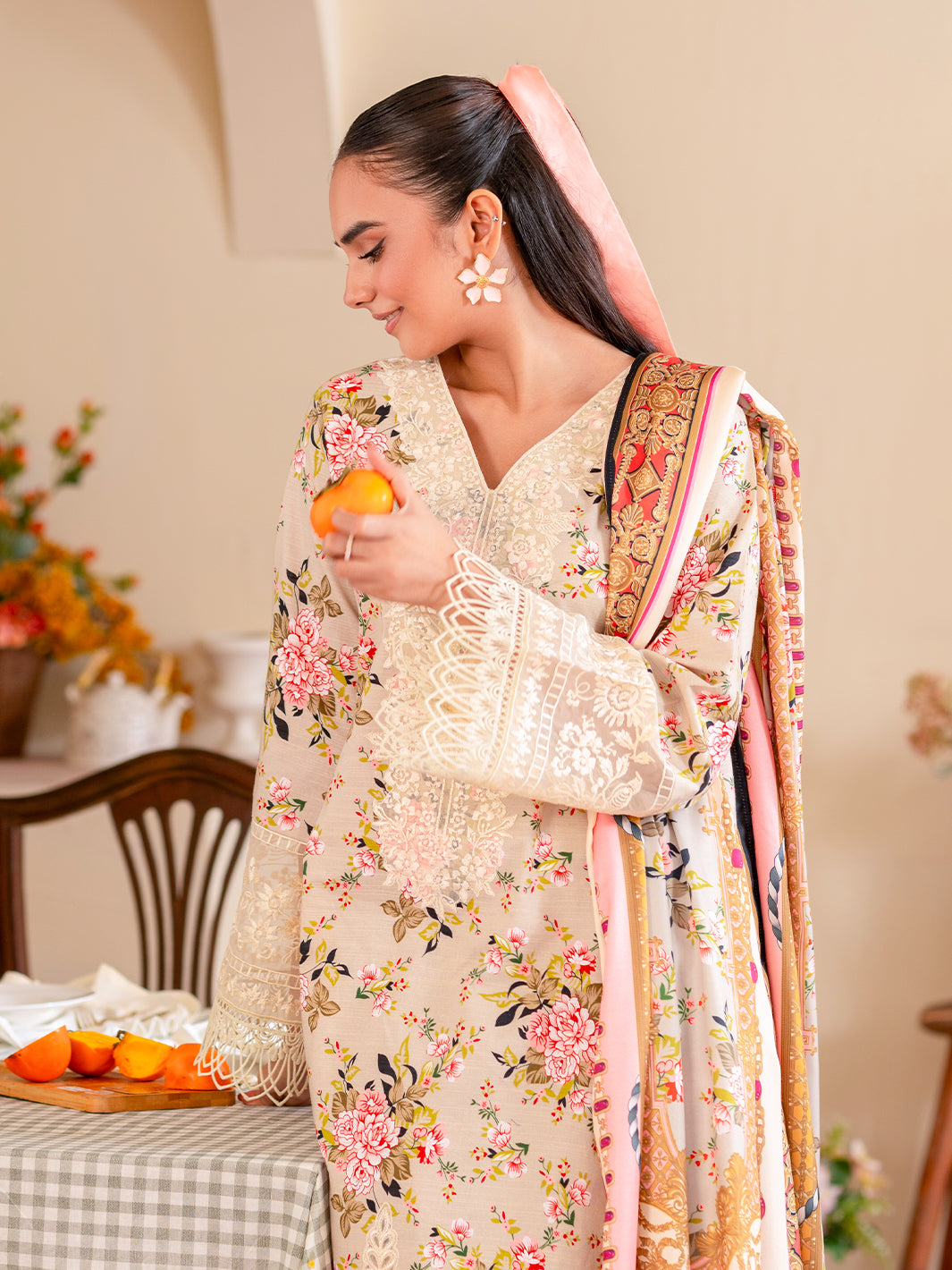 Mahnur | Leila Winter 24 | Floret