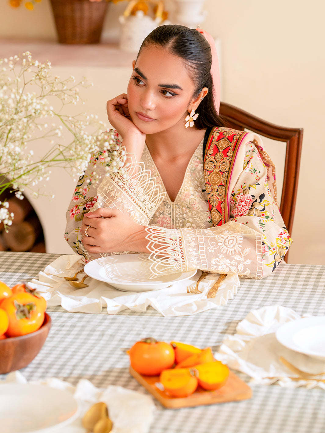 Mahnur | Leila Winter 24 | Floret
