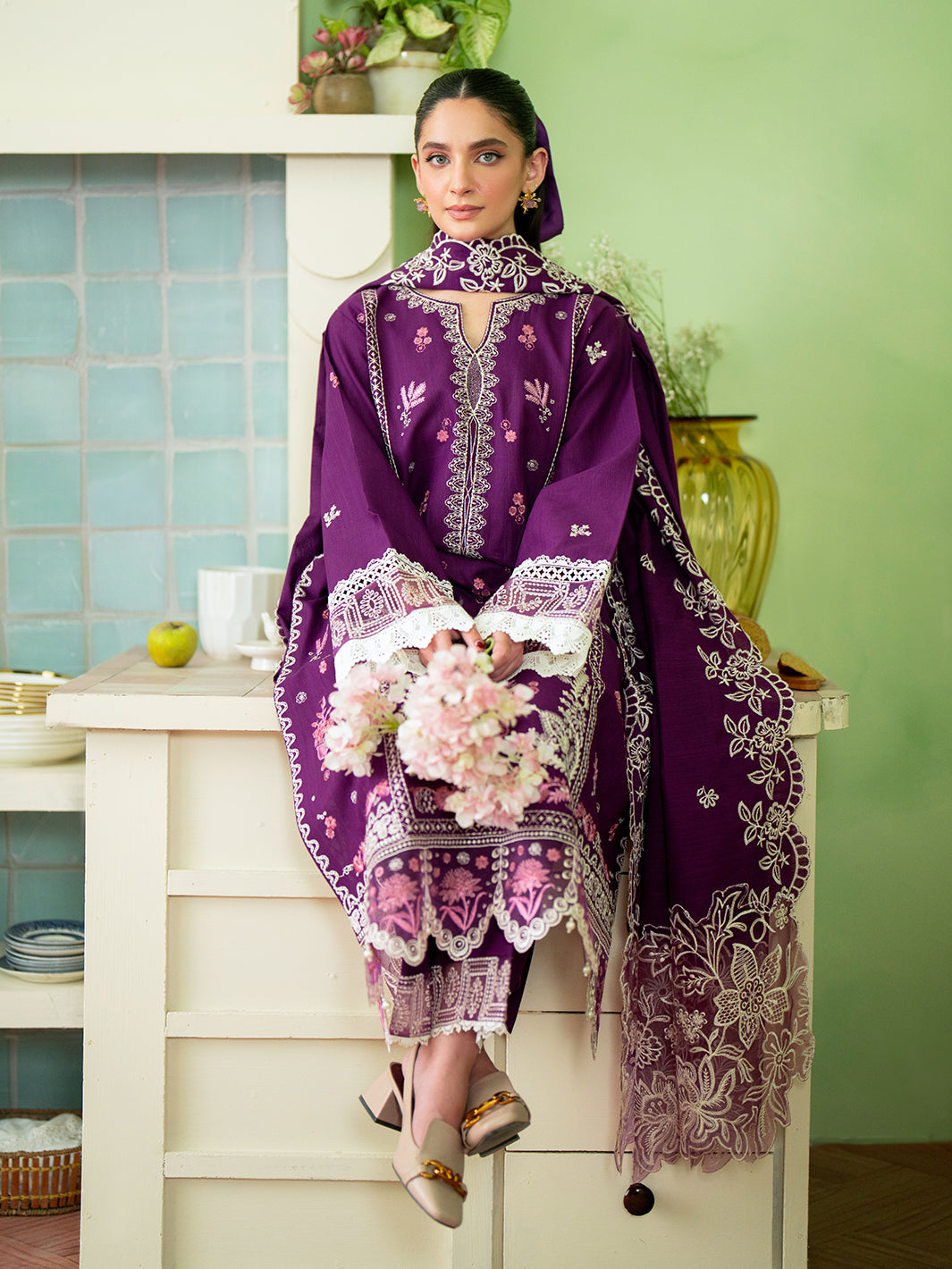 Mahnur | Leila Winter 24 | Rhea