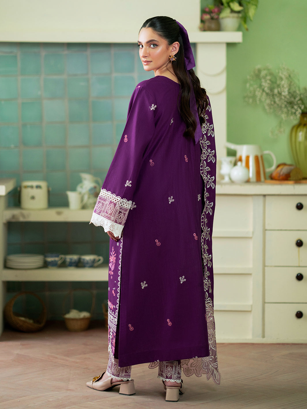 Mahnur | Leila Winter 24 | Rhea