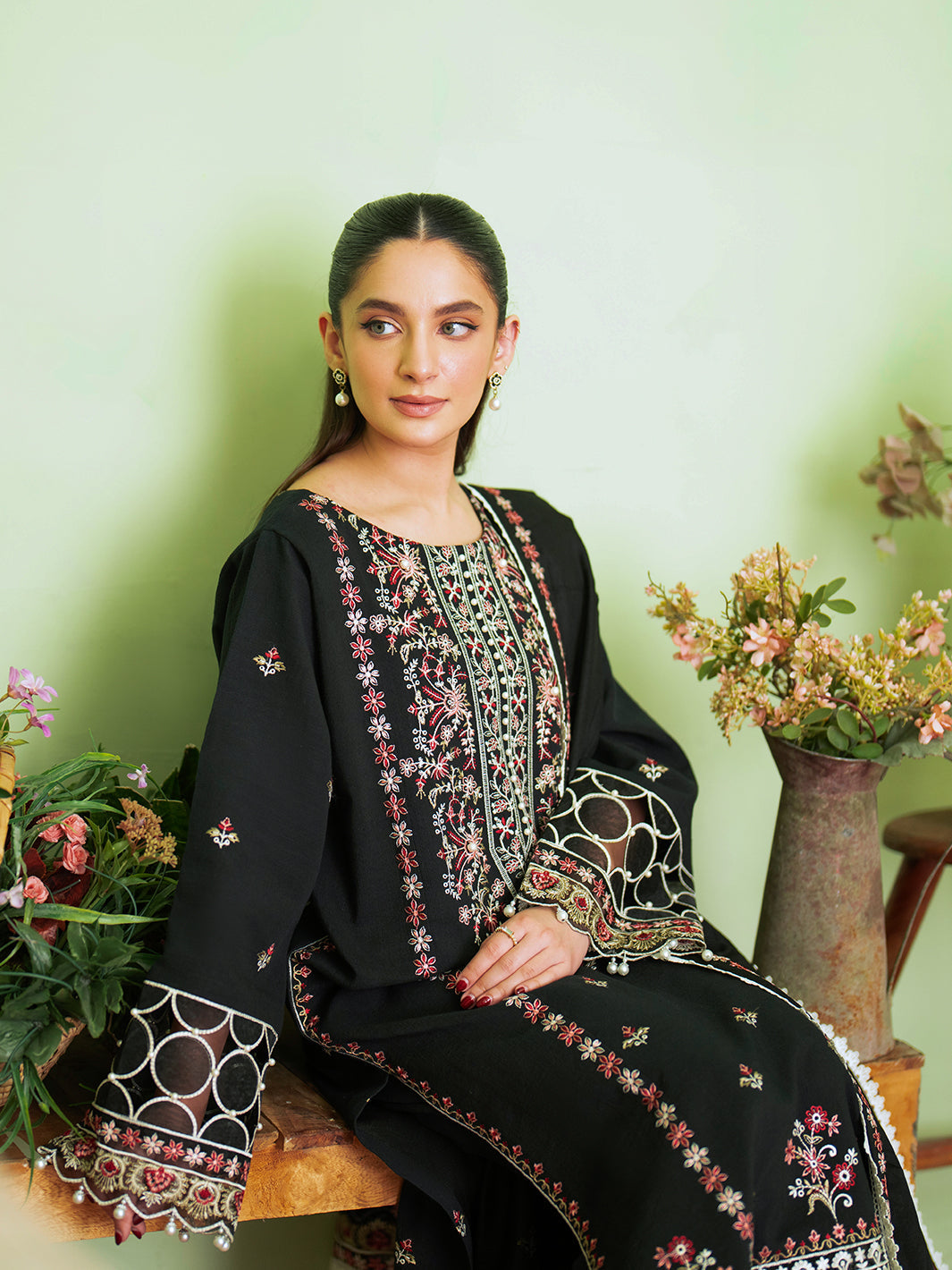 Mahnur | Leila Winter 24 | Bianca
